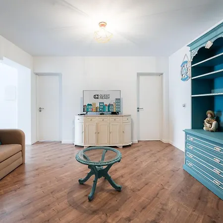 בית הארחה Coastal Escape In Lavra 4*