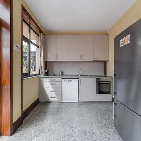 בית הארחה Coastal Escape In Lavra 4*