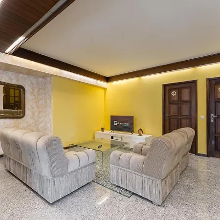 Coastal Escape In Lavra