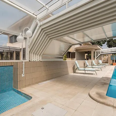 Coastal Escape In Lavra