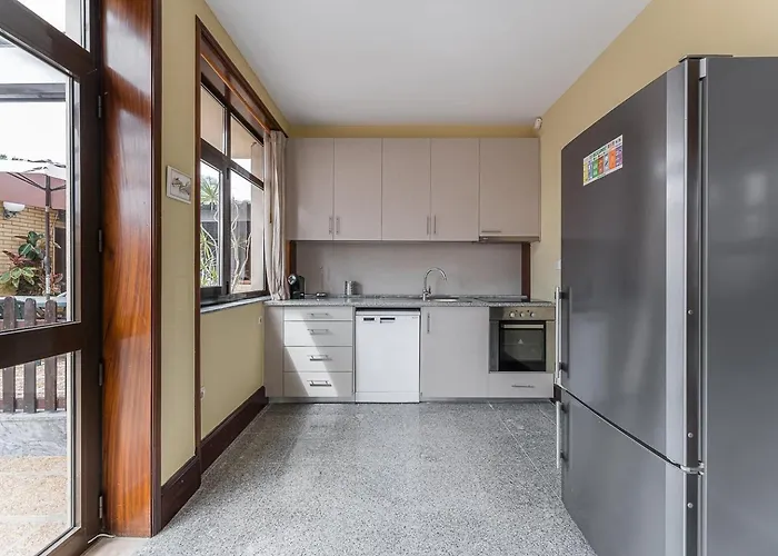 招待所 Coastal Escape In Lavra 4*