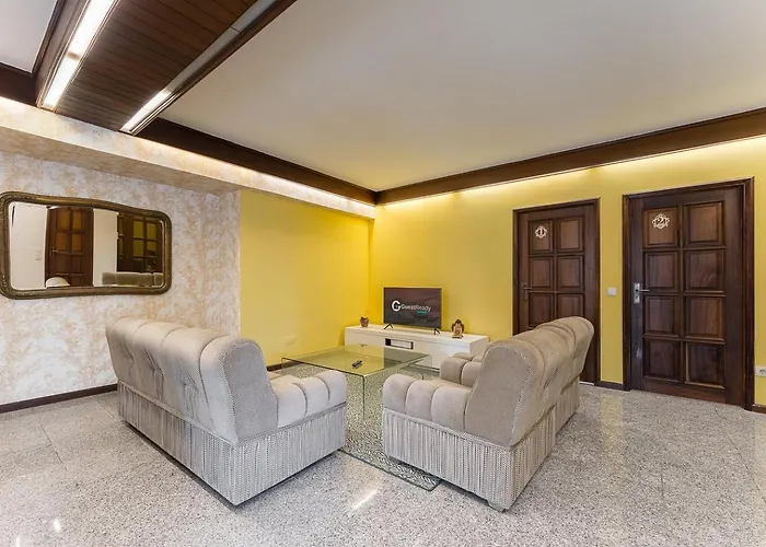 Coastal Escape In Lavra